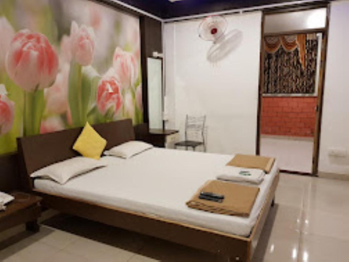 Hotel Maratha Palace,Satara Extérieur photo