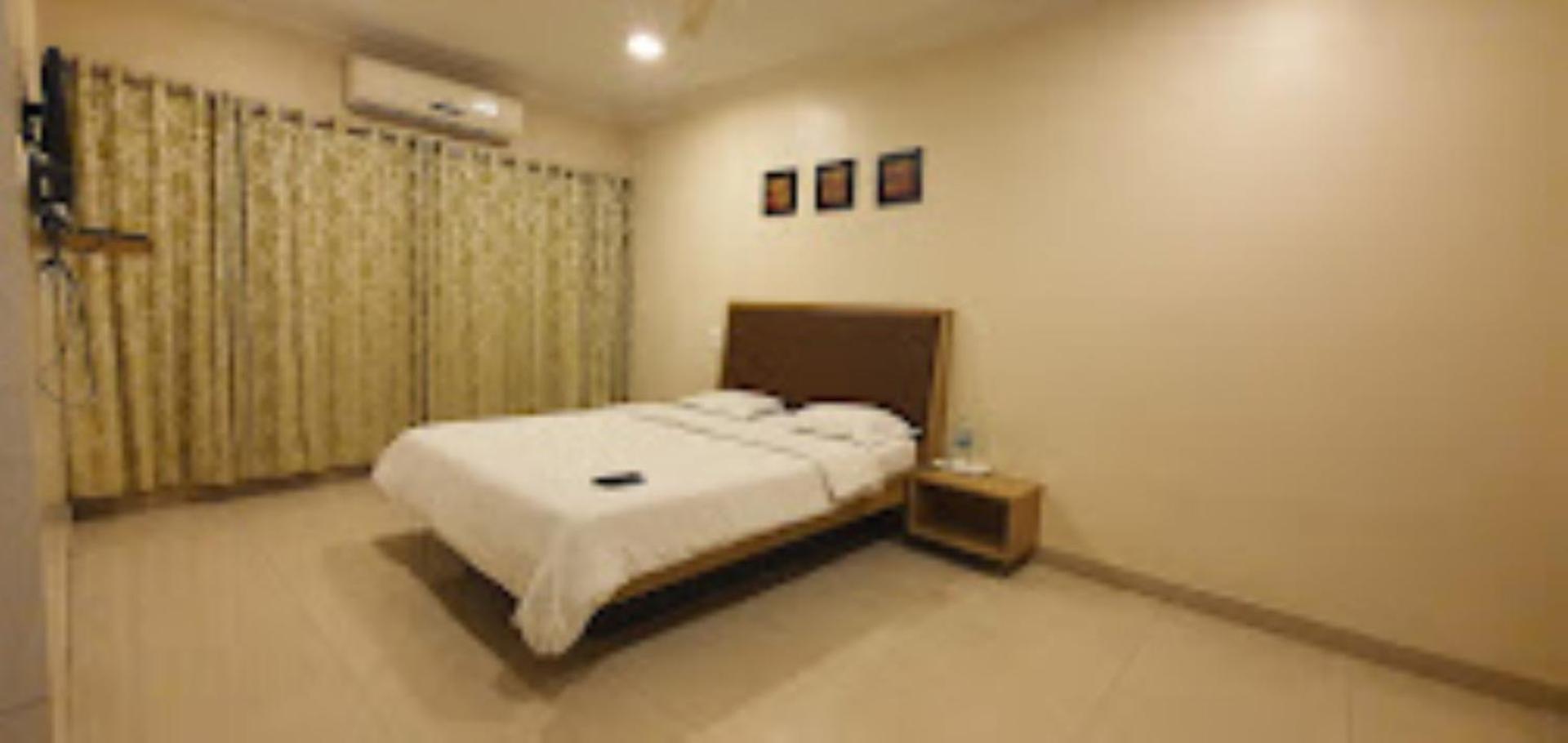 Hotel Maratha Palace,Satara Extérieur photo