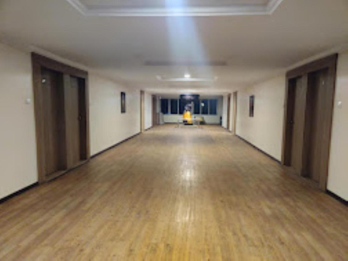 Hotel Maratha Palace,Satara Extérieur photo