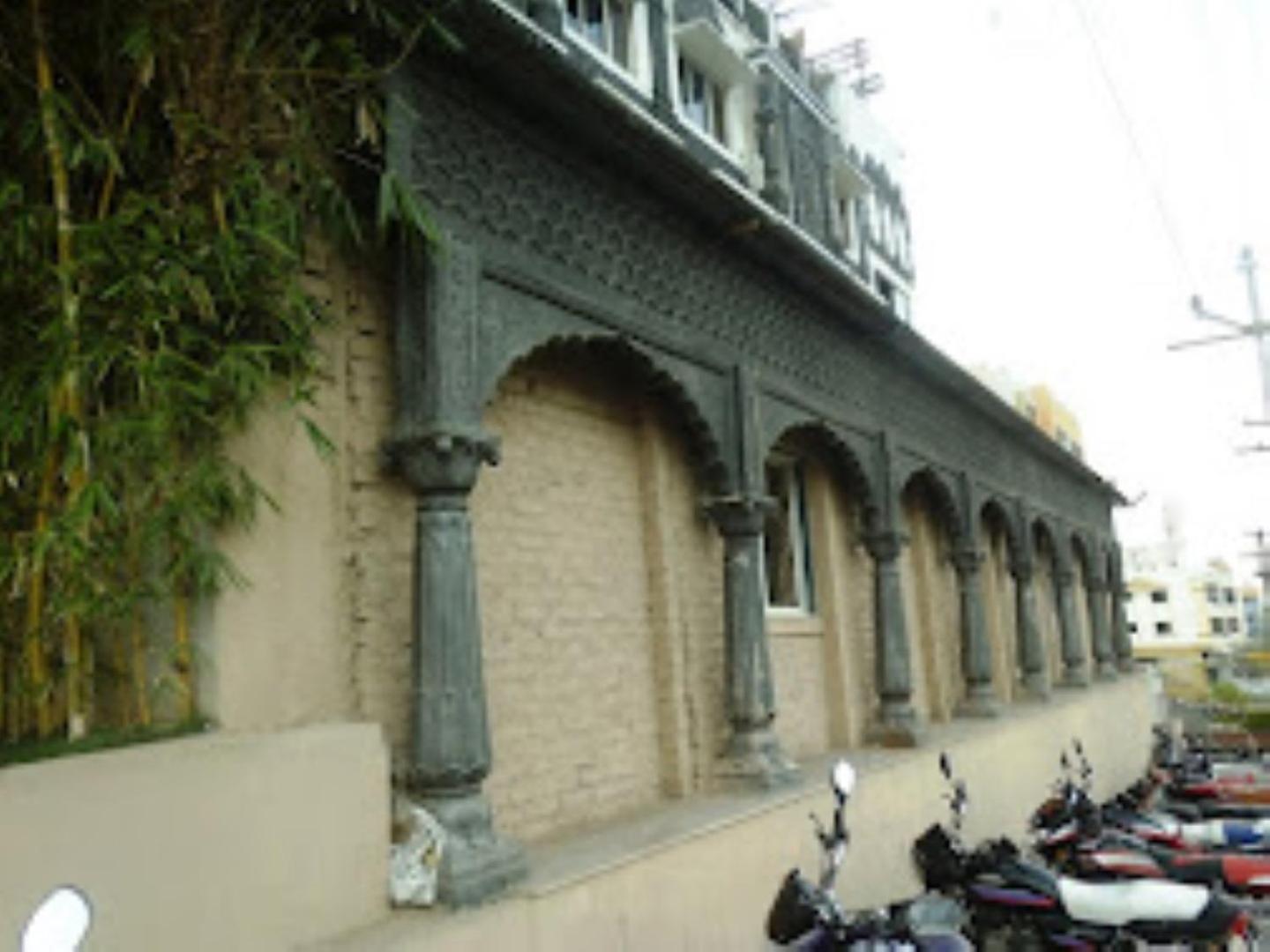Hotel Maratha Palace,Satara Extérieur photo
