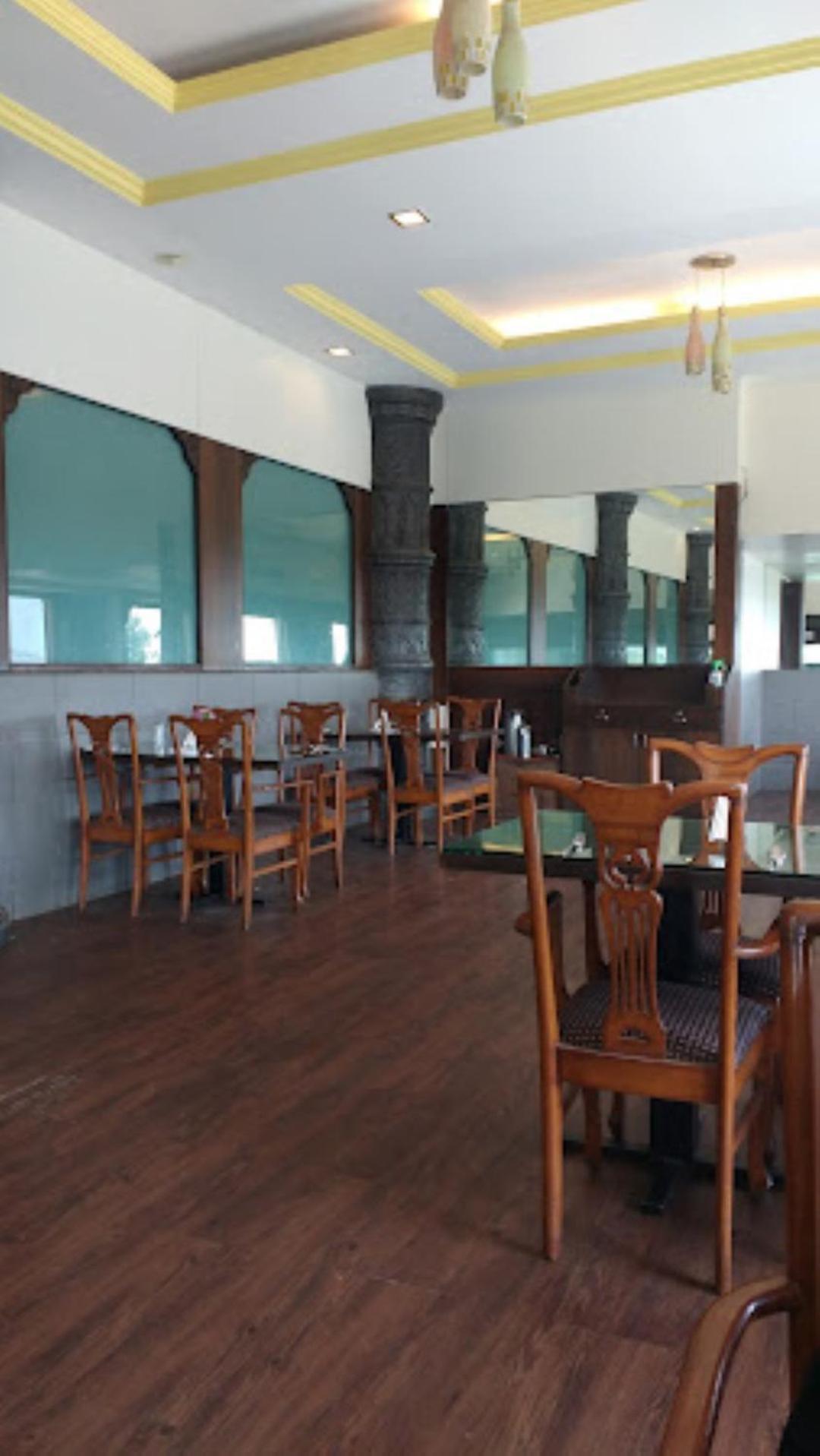 Hotel Maratha Palace,Satara Extérieur photo